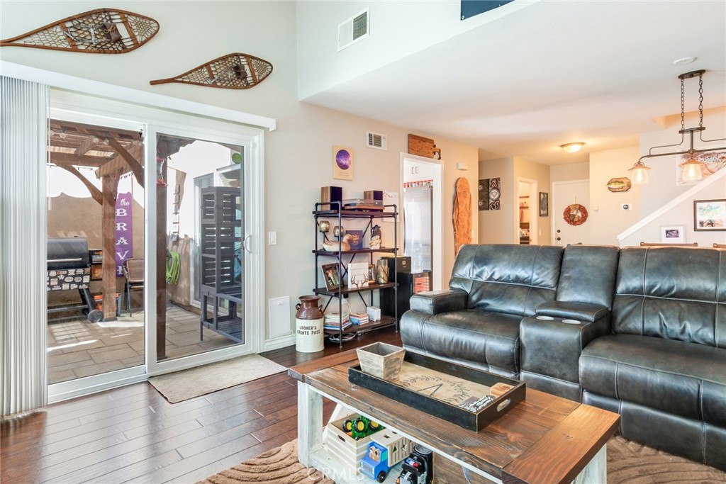 1182 Mountain Gate Road Upland, CA 91786 - Photo 8 of 25 Family room with great access to outdoor living space
