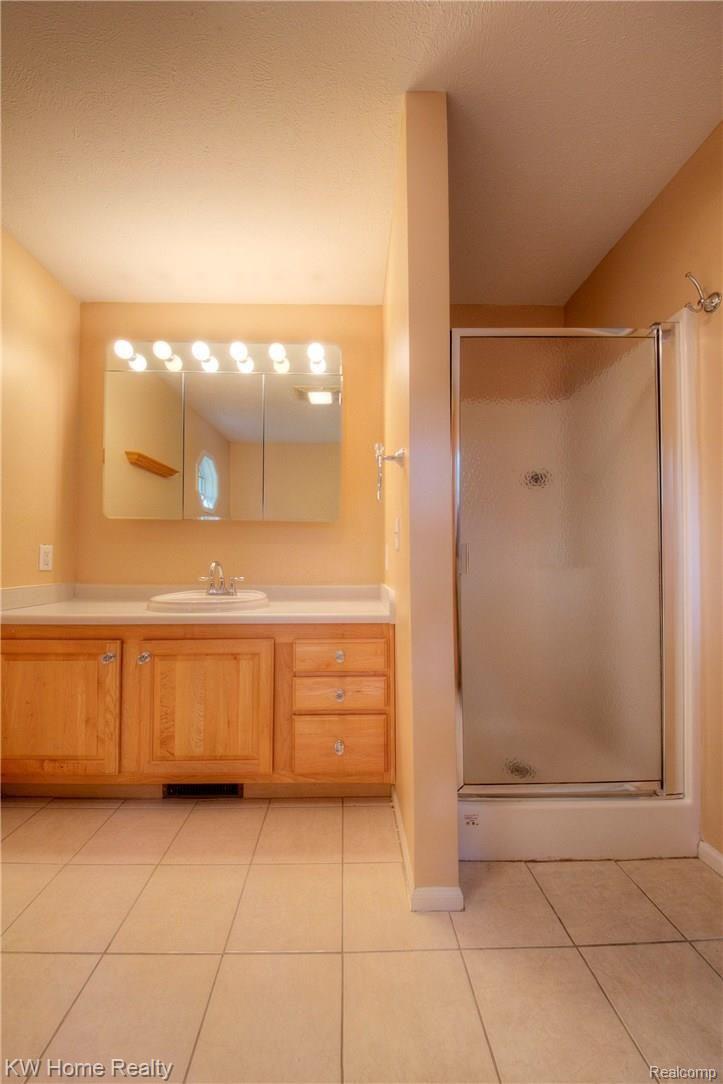 23903 Berg Road Southfield, MI 48033 - Photo 31 of 55 930A1171_2_3.jpg