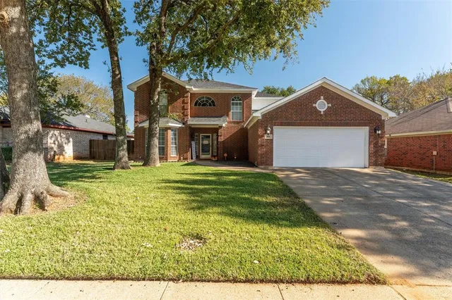 $389,000 | 906 Parkhill Drive, Mansfield, TX 76063