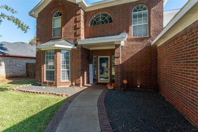 $389,000 | 906 Parkhill Drive, Mansfield, TX 76063