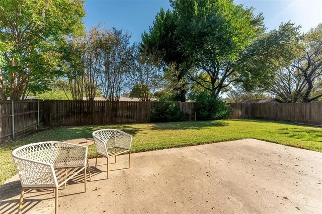 $389,000 | 906 Parkhill Drive, Mansfield, TX 76063