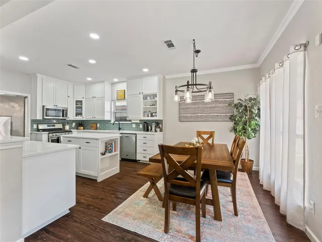 $389,000 | 906 Parkhill Drive, Mansfield, TX 76063