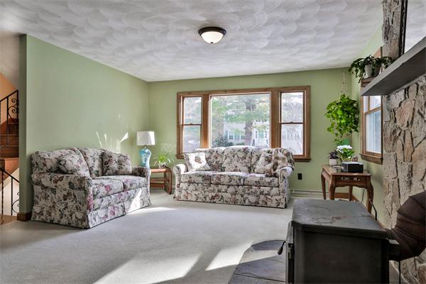 3 Baldwin Road Wilmington, MA 01887 - Photo 3 of 28 Gallery Image 3