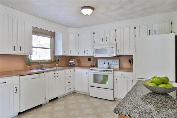 3 Baldwin Road Wilmington, MA 01887 - Photo 5 of 28 Gallery Image 5