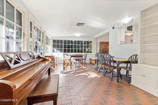 $999,000 | 3035 Malcolm Avenue, Los Angeles, CA 90034