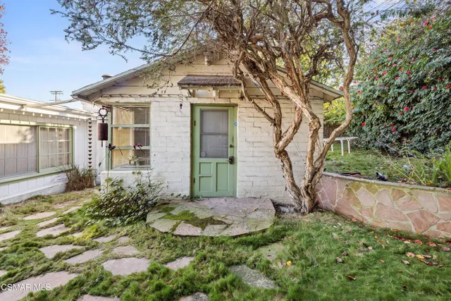 $999,000 | 3035 Malcolm Avenue, Los Angeles, CA 90034