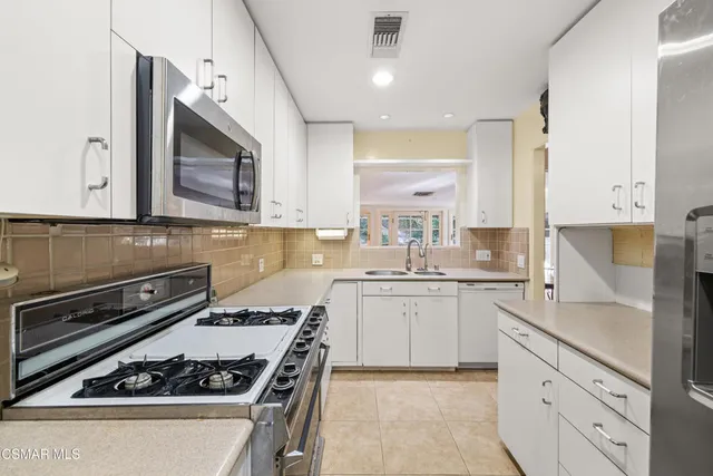 $999,000 | 3035 Malcolm Avenue, Los Angeles, CA 90034