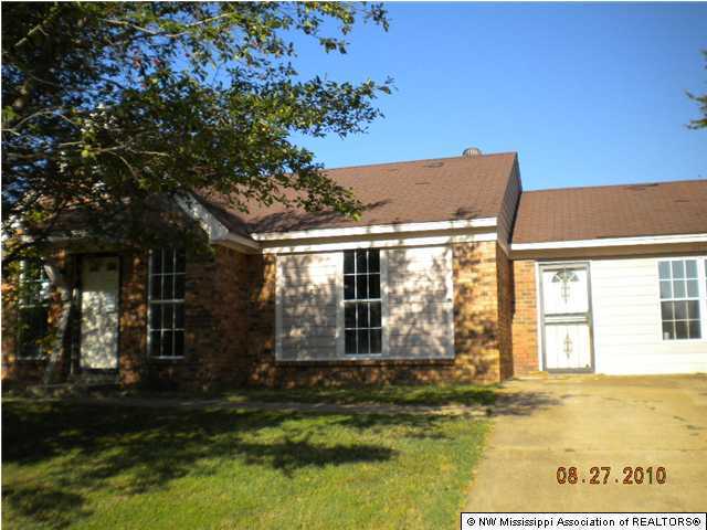 6470 Sandhurst Road Horn Lake, MS 38637 - Photo 1 of 6 Primary Photo