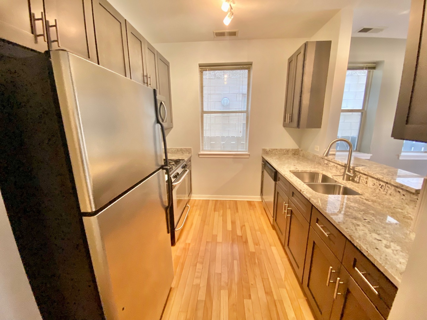 907 South Lytle Street, Unit 101 Chicago, IL 60607 - Photo 9 of 18 Gallery Image 9
