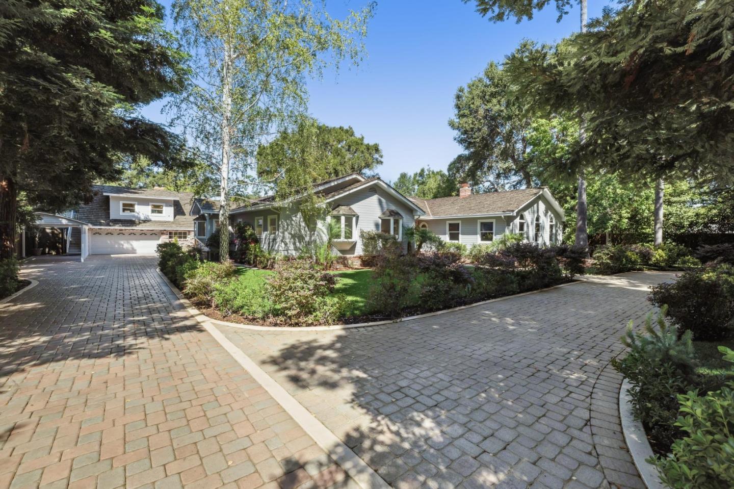 961 Berkeley Avenue Menlo Park, CA 94025 - Photo 2 of 27 a view of outdoor space yard and front view of a house
