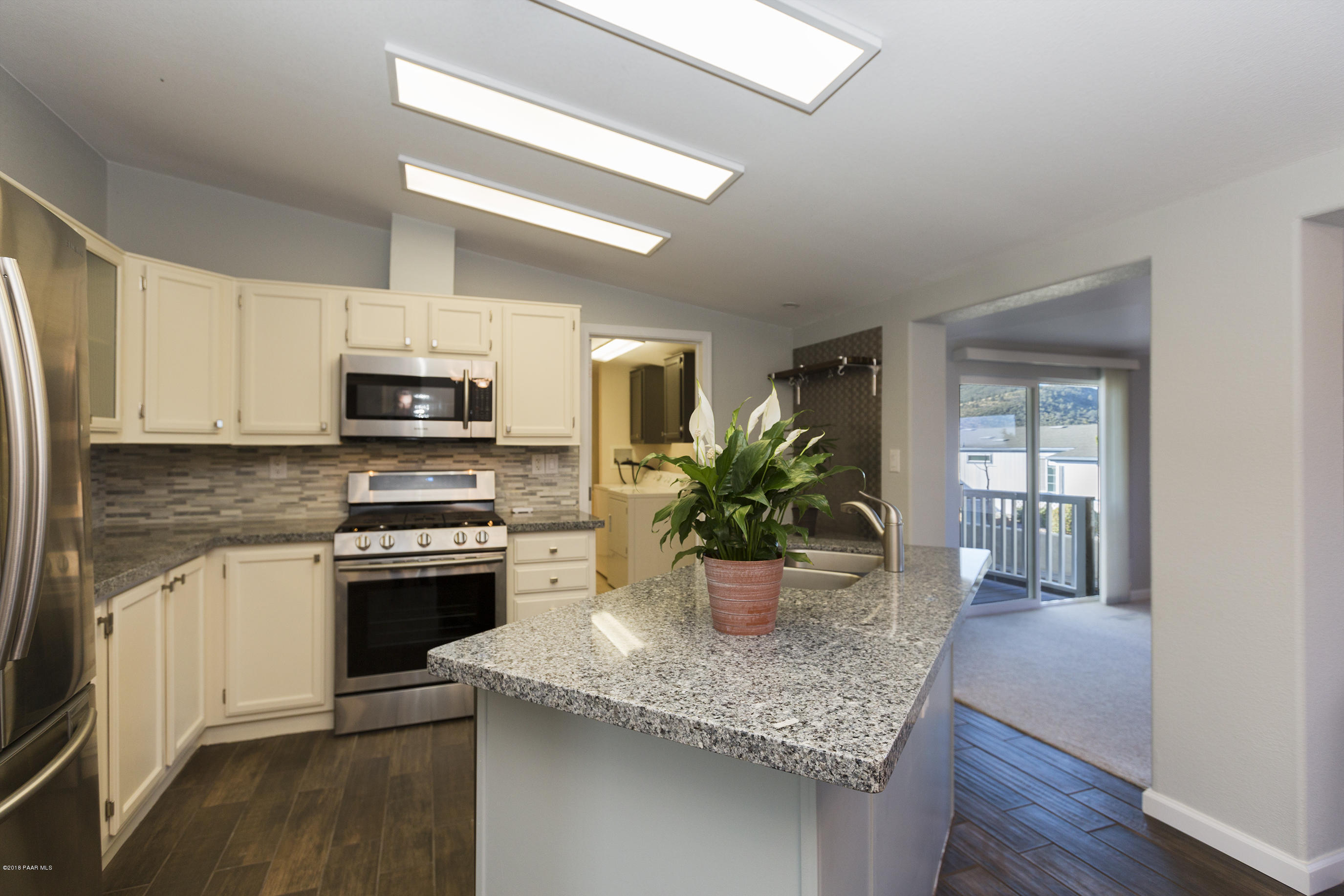 2553 Hilltop Road Prescott, AZ 86301 - Photo 10 of 35 Newly Painted Cabinets, SS Samsung Appli