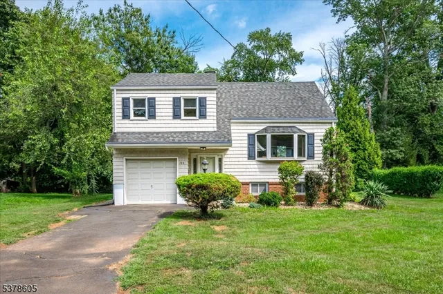 $483,000 | 104 Graybar Drive, North Plainfield, NJ 07062
