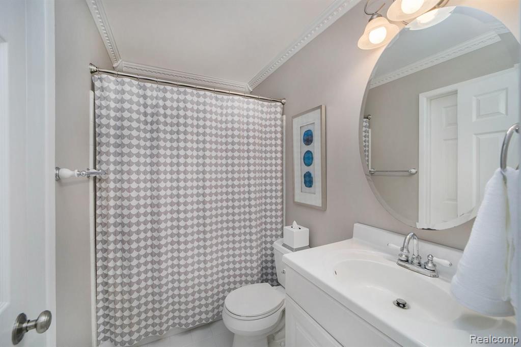 1126 Barneswood Lane Rochester Hills, MI 48306 - Photo 29 of 44
