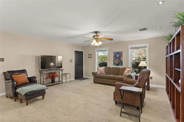 $295,000 | 828 Calvert Street, Metairie, LA 70001