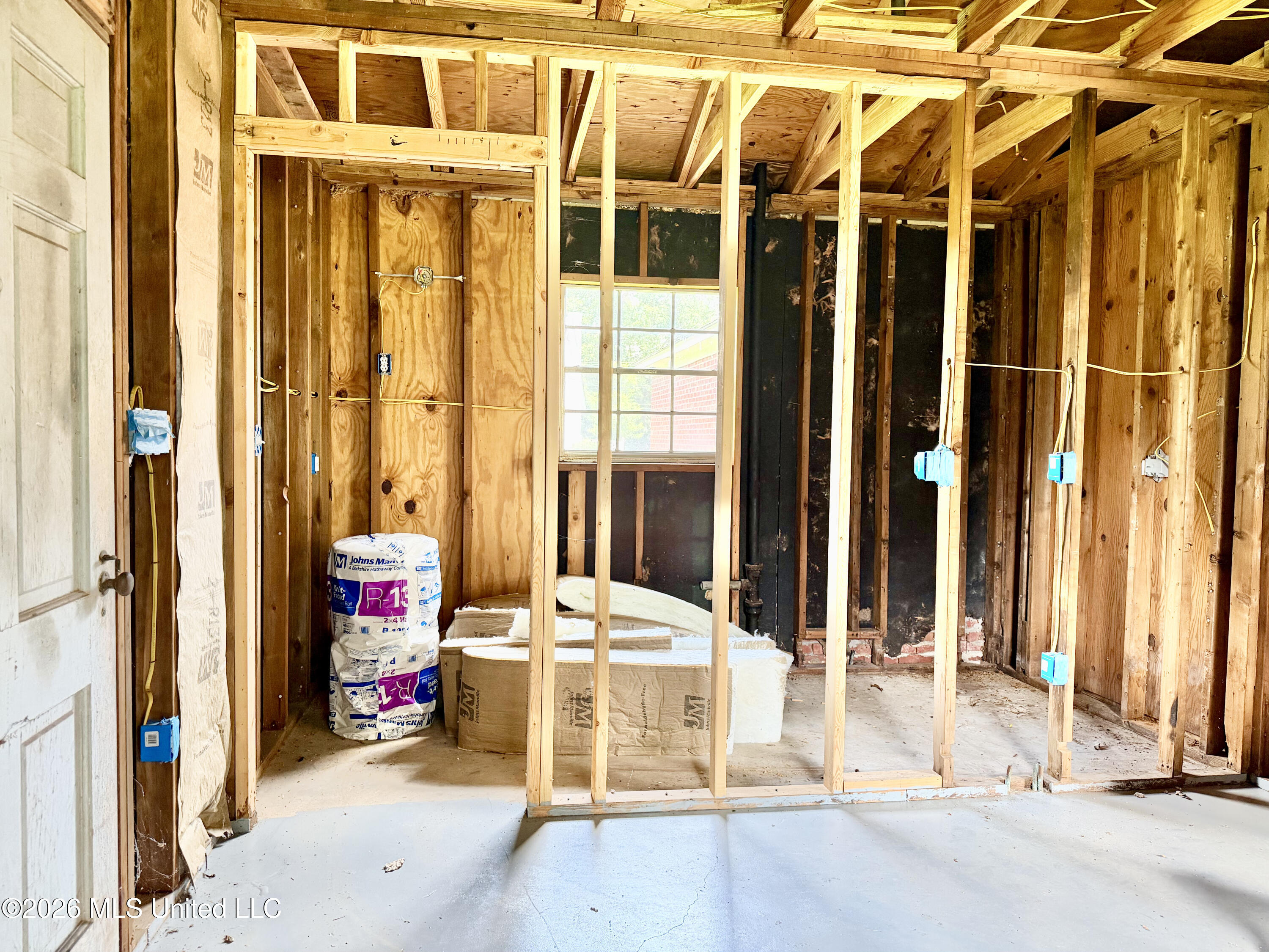 1640 Old Bay Springs Road Laurel, MS 39440 - Photo 38 of 38 Unfinished Apartment Bath Area