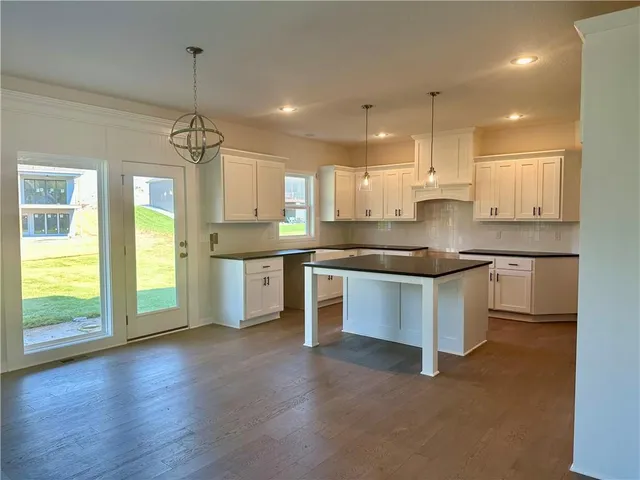 $654,950 | 6122 Lewis Drive, Shawnee, KS 66226