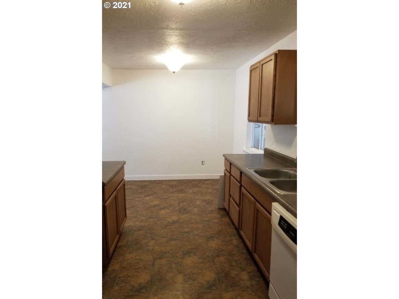 37201 Row River Road Dorena, OR 97434 - Photo 5 of 20 Gallery Image 5