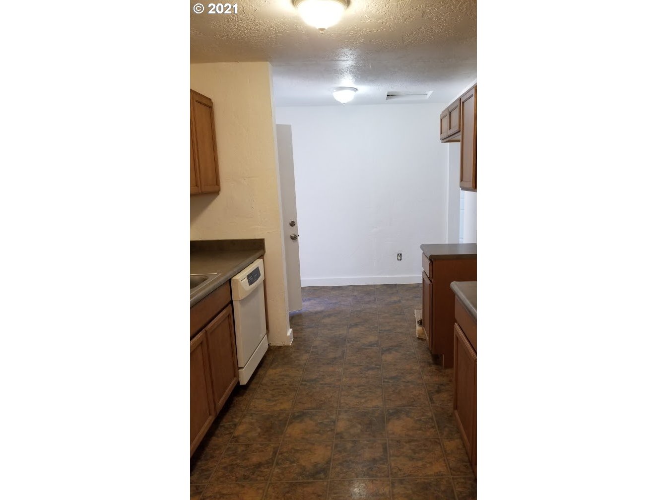 37201 Row River Road Dorena, OR 97434 - Photo 6 of 20 Gallery Image 6