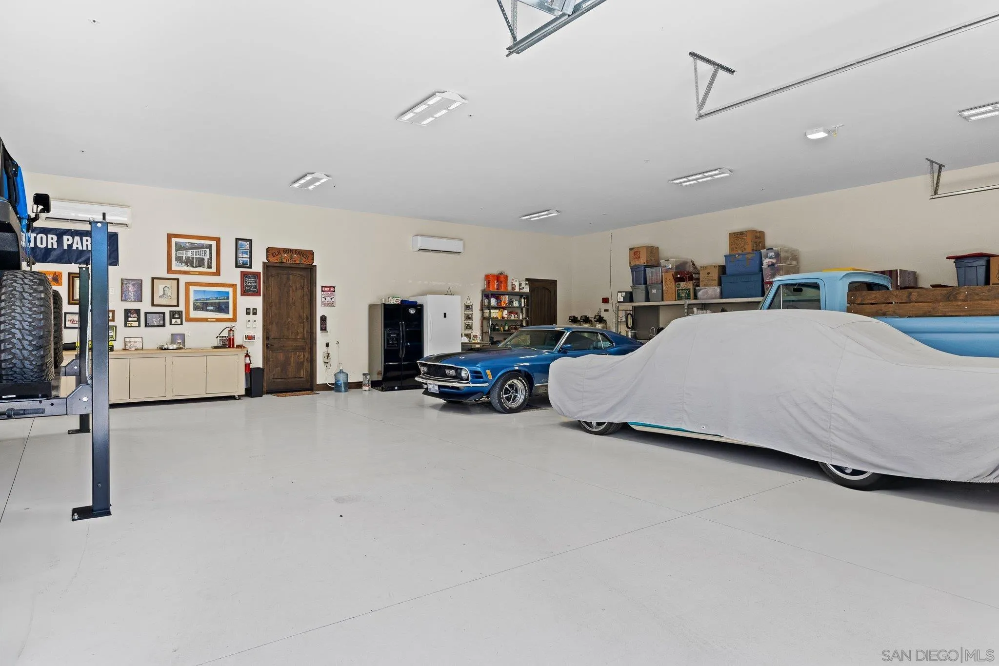 19553 Hidden Glen Road Alpine, CA 91901 - Photo 36 of 55 a living room with furniture and a large window