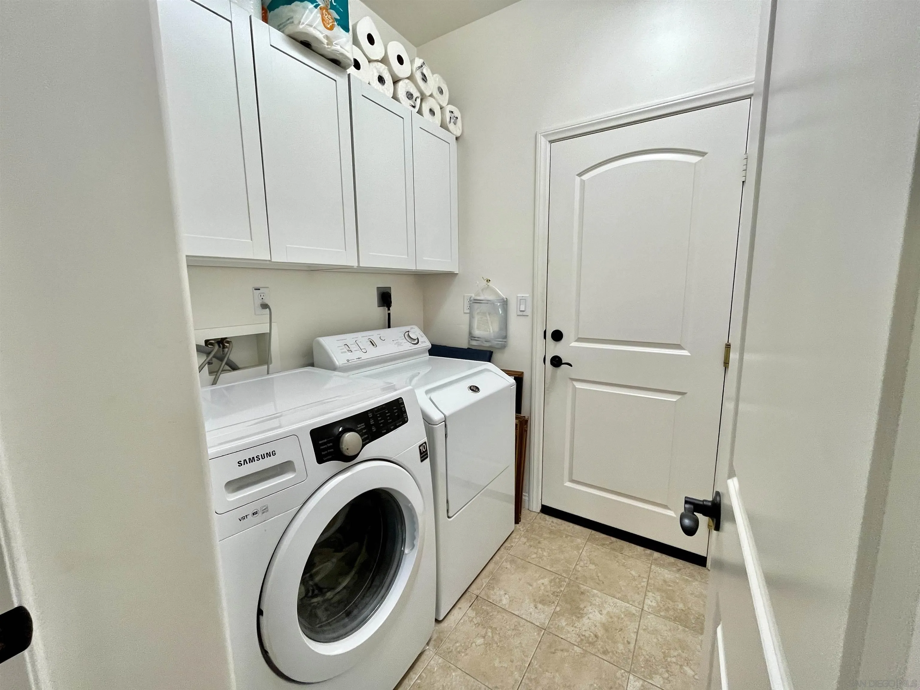 888 Rancho Terrace Ct. El Cajon, CA 92019 - Photo 29 of 34 a utility room with dryer and washer