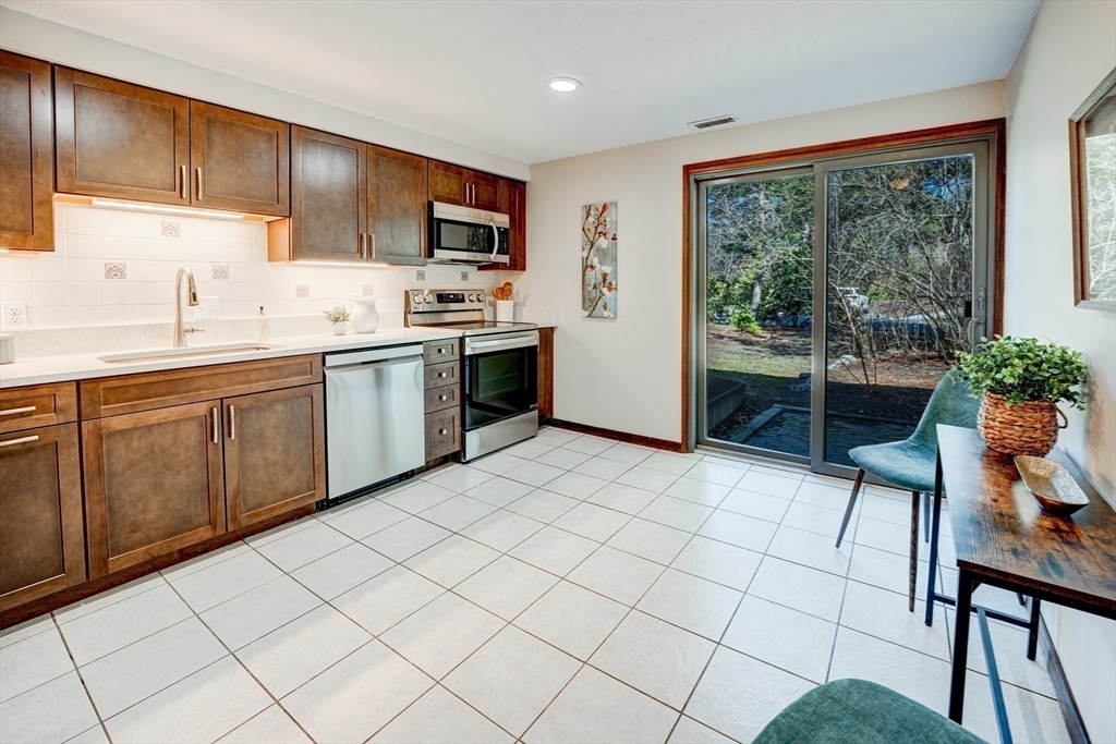 232 Old Beaverbrook, Unit 232 Acton, MA 01718 - Photo 10 of 42