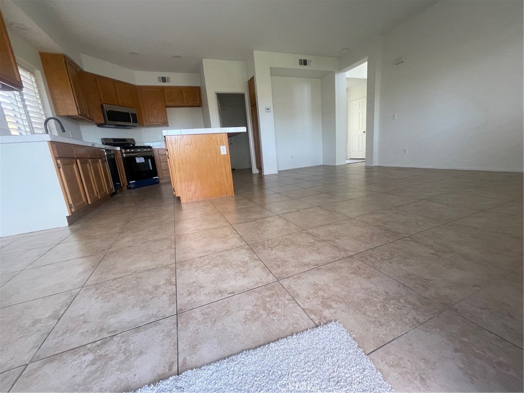 1333 Soundview Circle Corona, CA 92881 - Photo 11 of 22