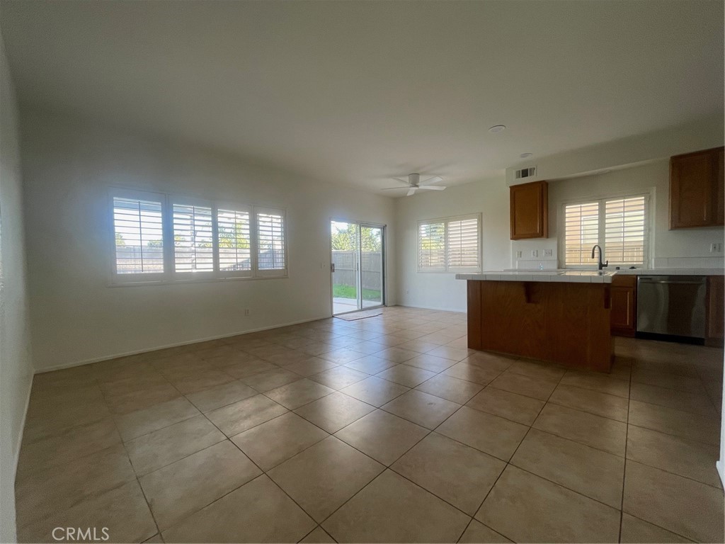 1333 Soundview Circle Corona, CA 92881 - Photo 8 of 22