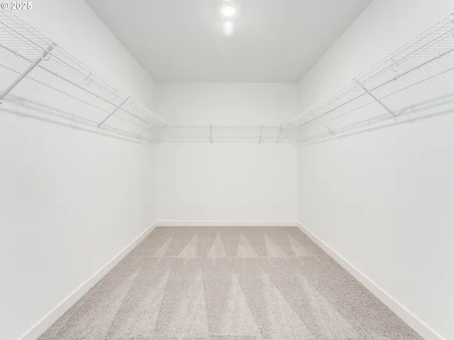 a close view of sink and tap