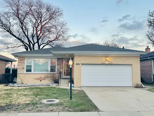 $465,000 | 8925 Oriole Avenue, Morton Grove, IL 60053