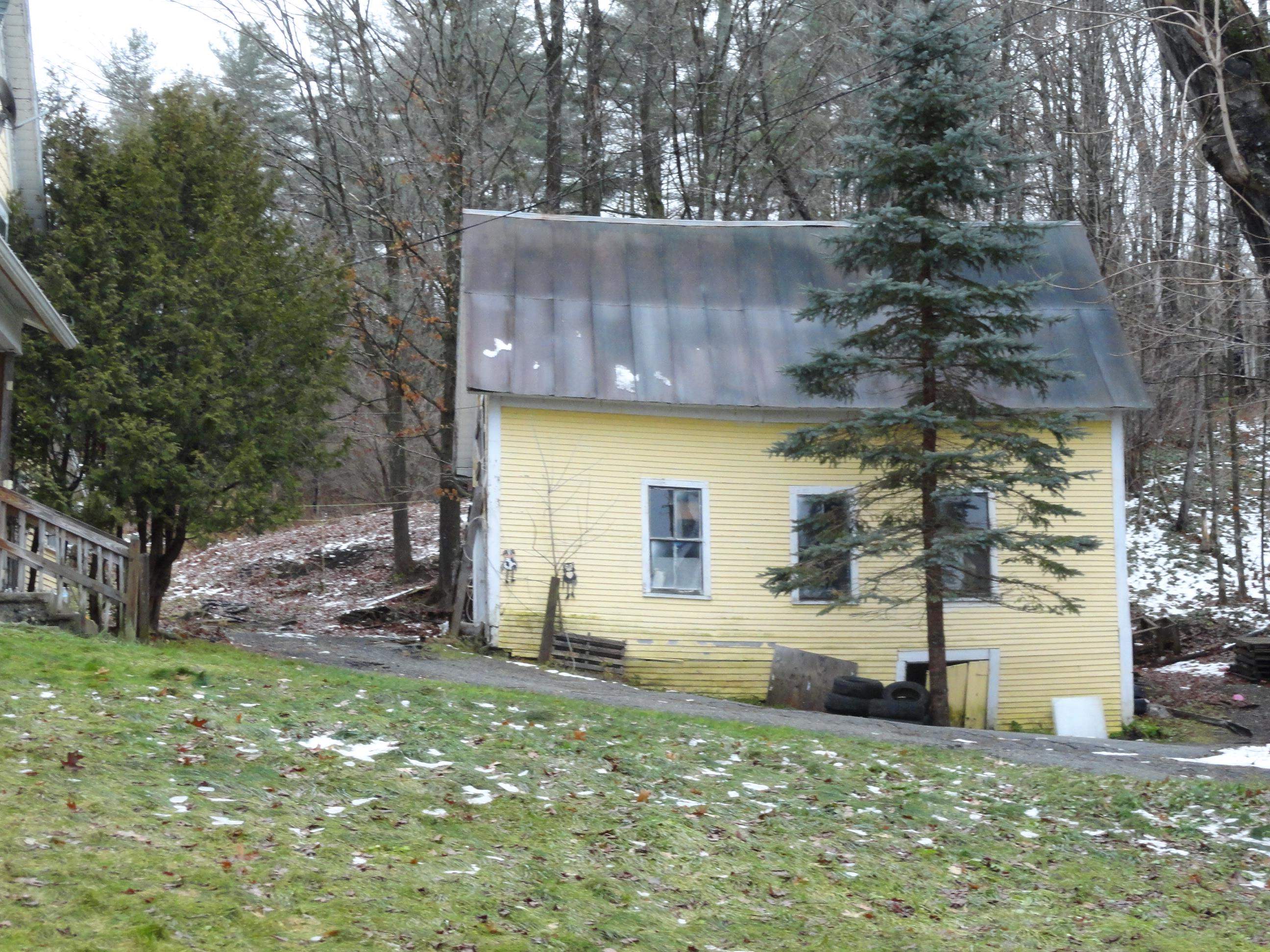 296 High Street Barton, VT 05822 - Photo 3 of 13 Gallery Image 3