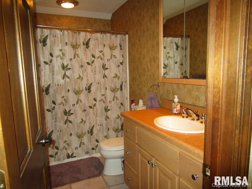 2007 Mound Road Jacksonville, IL 62650 - Photo 12 of 15 Gallery Image 12