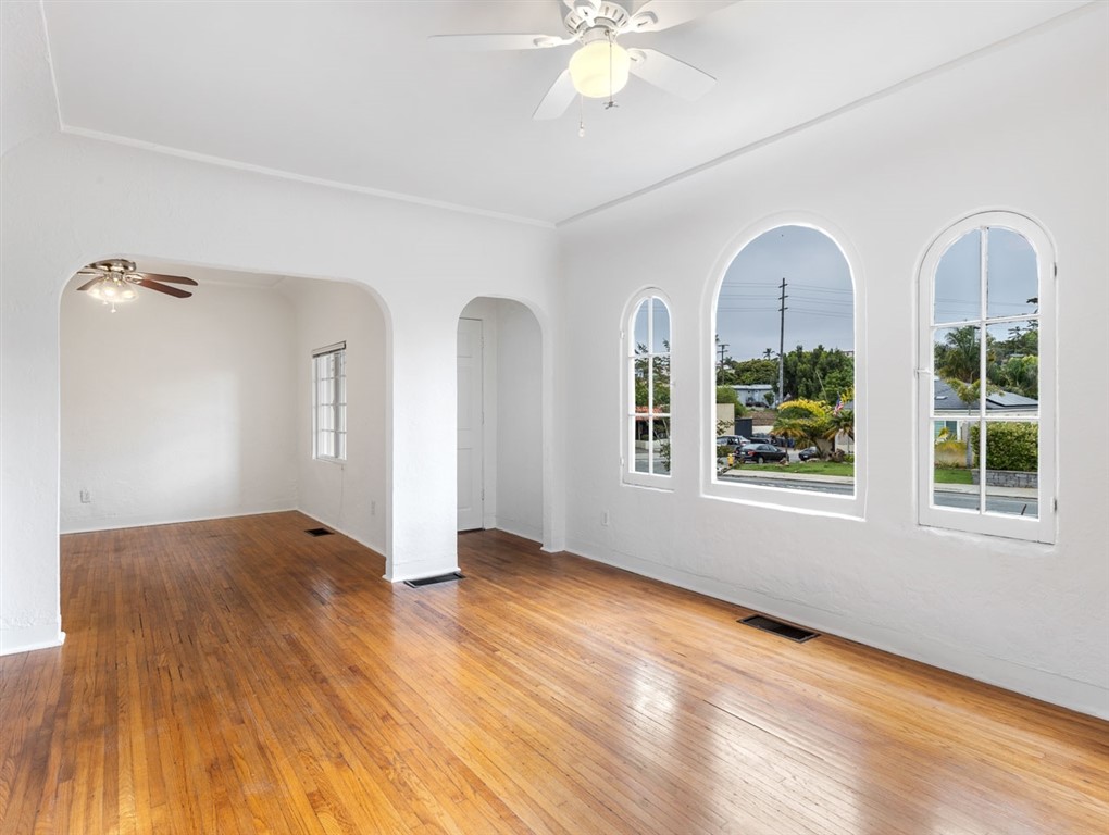 1980 Chatsworth Boulevard San Diego, CA 92107 - Photo 5 of 21 a view of empty room with window