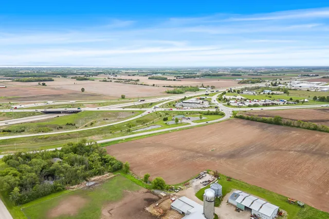 $1,200,000 | 1600 Planeview Drive, Oshkosh, WI 54904