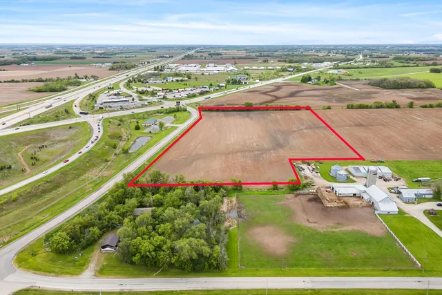 $1,200,000 | 1600 Planeview Drive, Oshkosh, WI 54904