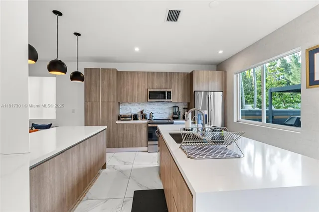 $6,990 | 10373 Northwest 68th Terrace, Doral, FL 33178