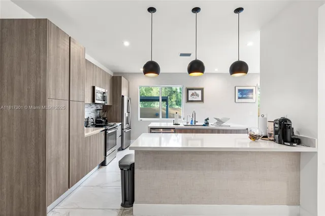 $6,990 | 10373 Northwest 68th Terrace, Doral, FL 33178