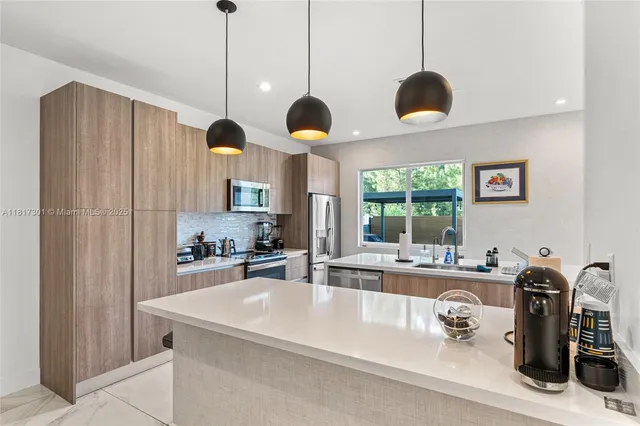 $6,990 | 10373 Northwest 68th Terrace, Doral, FL 33178