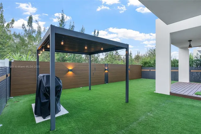 $6,990 | 10373 Northwest 68th Terrace, Doral, FL 33178