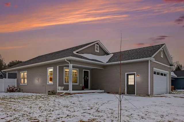 $575,000 | 6780 West Bryant Road, Ludington, MI 49431
