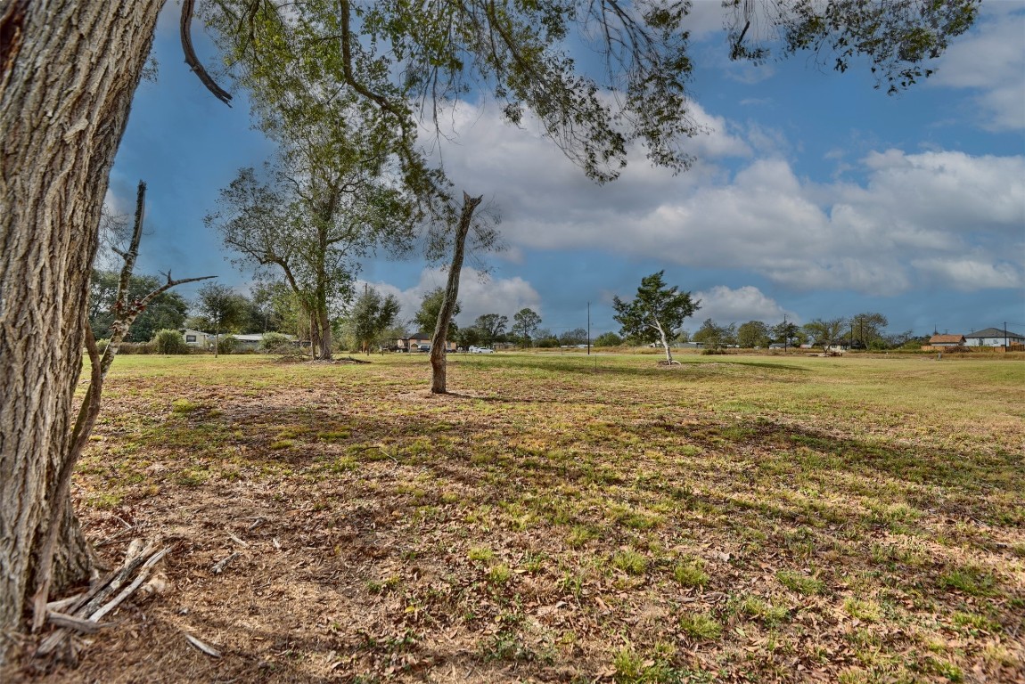 0 20th Hempstead, TX 77445 - Photo 12 of 21 a view of a yard with a house