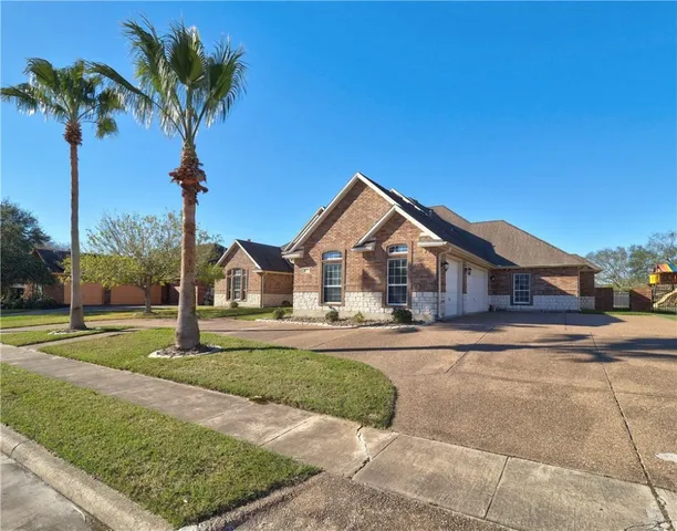 $4,400 | 11 West Bar-Le-Doc Drive, Corpus Christi, TX 78414