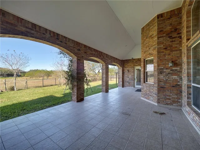 $4,400 | 11 West Bar-Le-Doc Drive, Corpus Christi, TX 78414