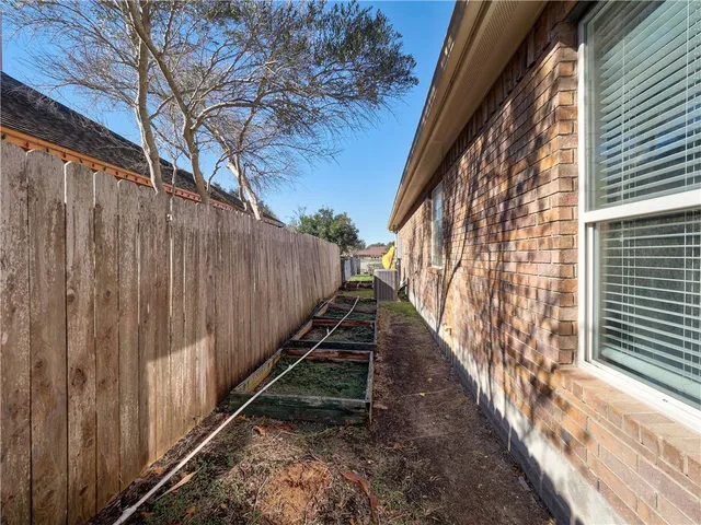 $4,400 | 11 West Bar-Le-Doc Drive, Corpus Christi, TX 78414