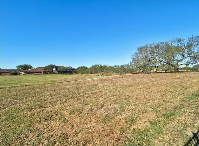 $4,400 | 11 West Bar-Le-Doc Drive, Corpus Christi, TX 78414