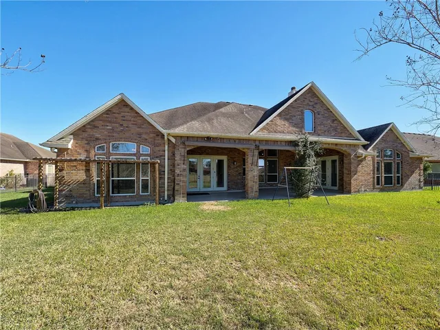 $4,400 | 11 West Bar-Le-Doc Drive, Corpus Christi, TX 78414