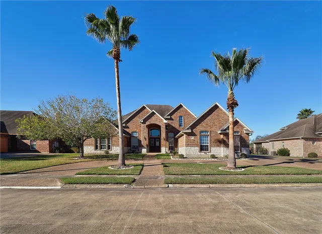 $4,400 | 11 West Bar-Le-Doc Drive, Corpus Christi, TX 78414