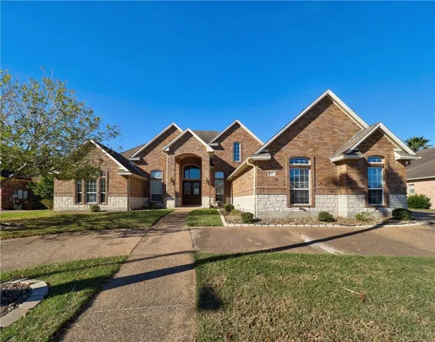 $4,400 | 11 West Bar-Le-Doc Drive, Corpus Christi, TX 78414