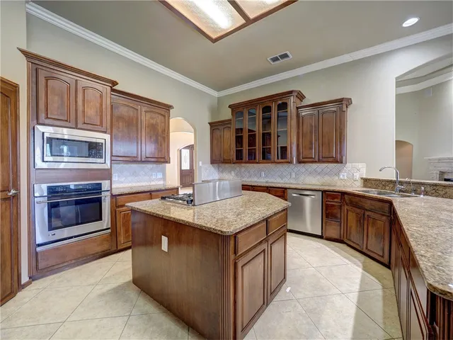 $4,400 | 11 West Bar-Le-Doc Drive, Corpus Christi, TX 78414