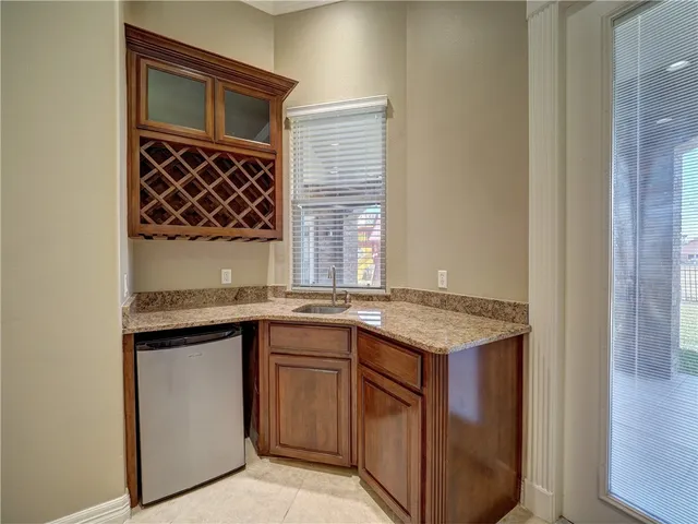 $4,400 | 11 West Bar-Le-Doc Drive, Corpus Christi, TX 78414