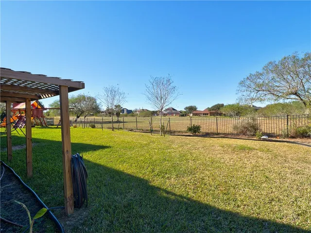 $4,400 | 11 West Bar-Le-Doc Drive, Corpus Christi, TX 78414